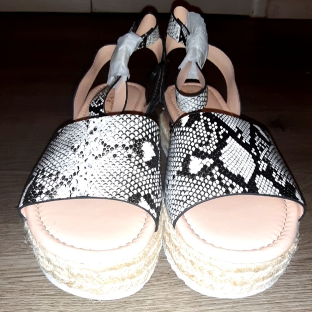 Women's Snake-Print Wedge Sandals, Platform, Size 10 - Picture 3 of 10